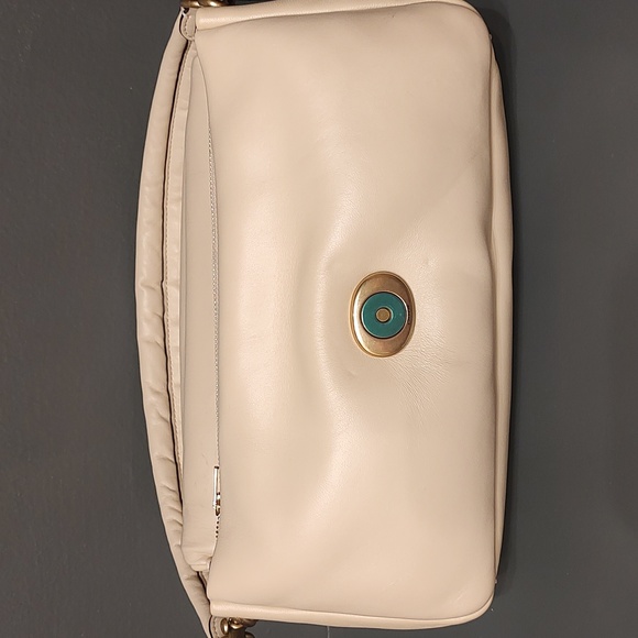 Coach Pillow Yabby 26 ***missing crossbody strap and coach leather tag w/blemish - Picture 9 of 16